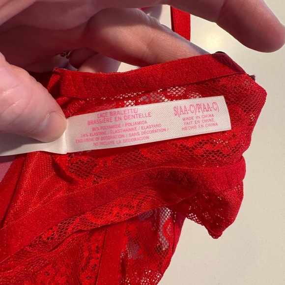 Victoria's Secret Pink Vibrant Red Lace Bralette size small - Picture 4 of 4